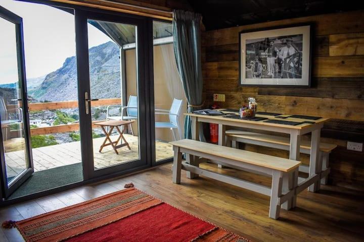 Llechwedd Glamping Hotel Blaenau Ffestiniog Exterior foto
