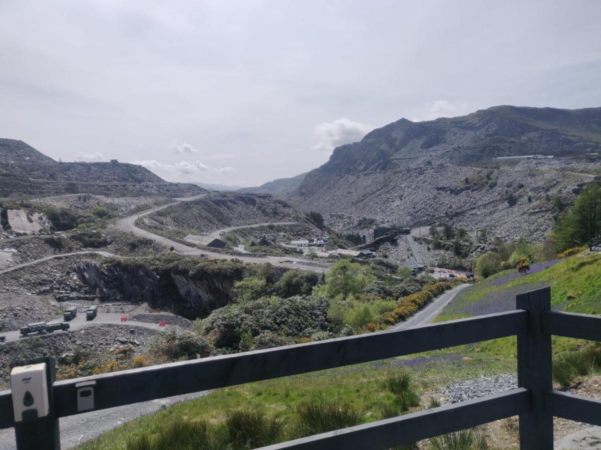 Llechwedd Glamping Hotel Blaenau Ffestiniog Exterior foto