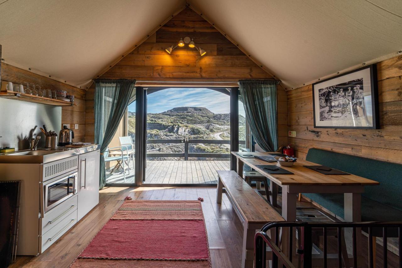 Llechwedd Glamping Hotel Blaenau Ffestiniog Exterior foto